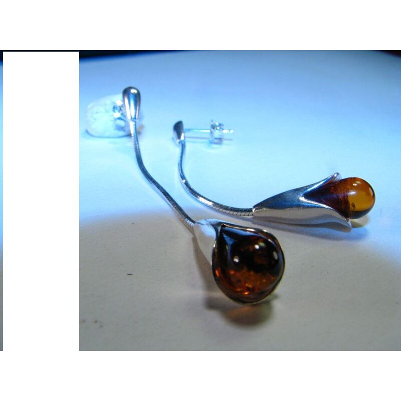 Flower bud Cognac/honey Balric amber earring on silver snake chain