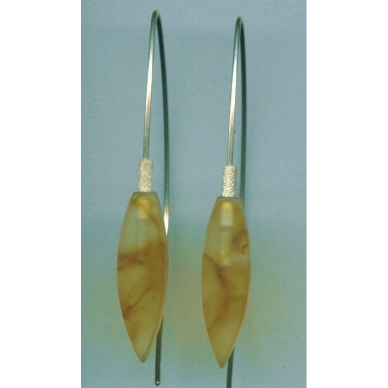 Arrowhead amber earring