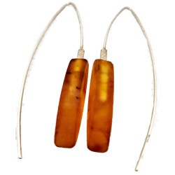 Honey amber earring with elongated hooks
