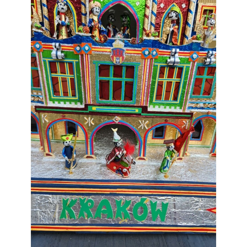 Lighted Krakow nativity with Lajkonic
