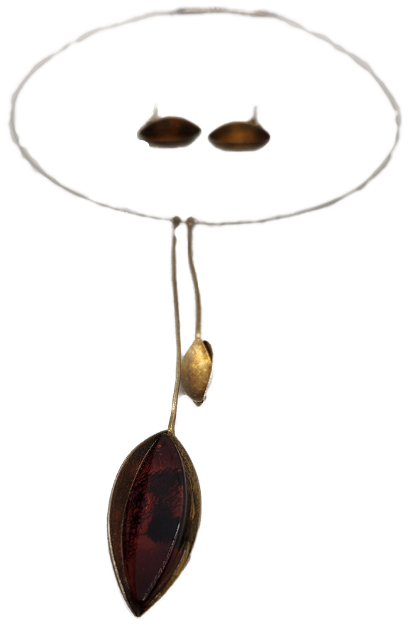Set of chocker and earring golden leaves filled with honey amber